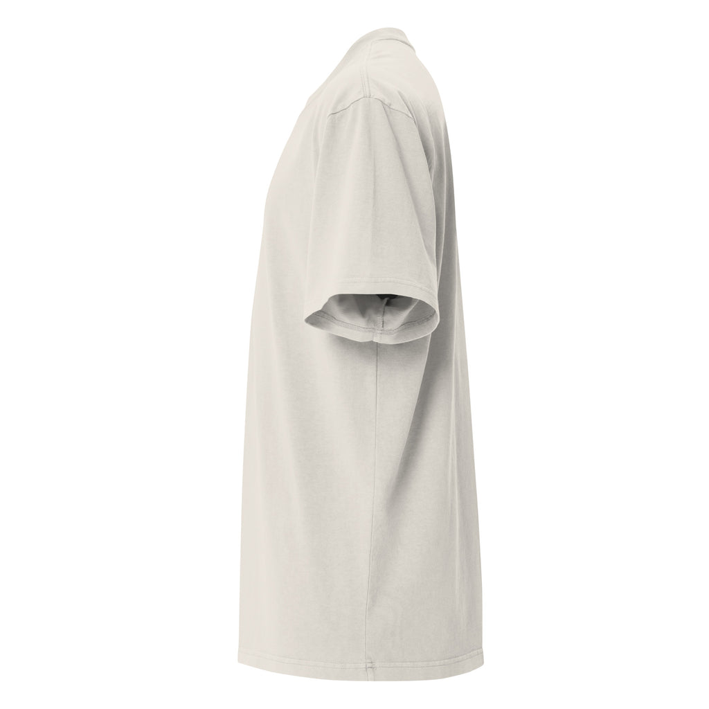 WOXWILD Studio Boxy Tee — Ghost-Fuchs auf Sand — Produktansicht 2