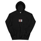 iPii.TV Daily Home Mode Hoodie in Schwarz – Vorderansicht mit kleinem Vier-Balken-Zeichen
