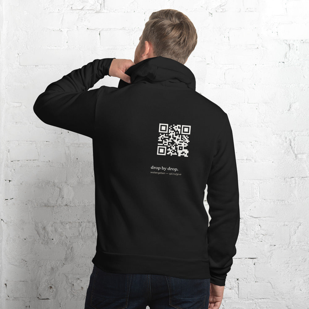 FORGE Hoodie in Schwarz – Rückenansicht am Model mit großem QR-Motiv und Schriftzug