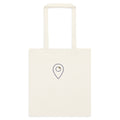 waymark Coordinates Field Tote 01 in Natur – Frontansicht mit gestickter Wegmarke